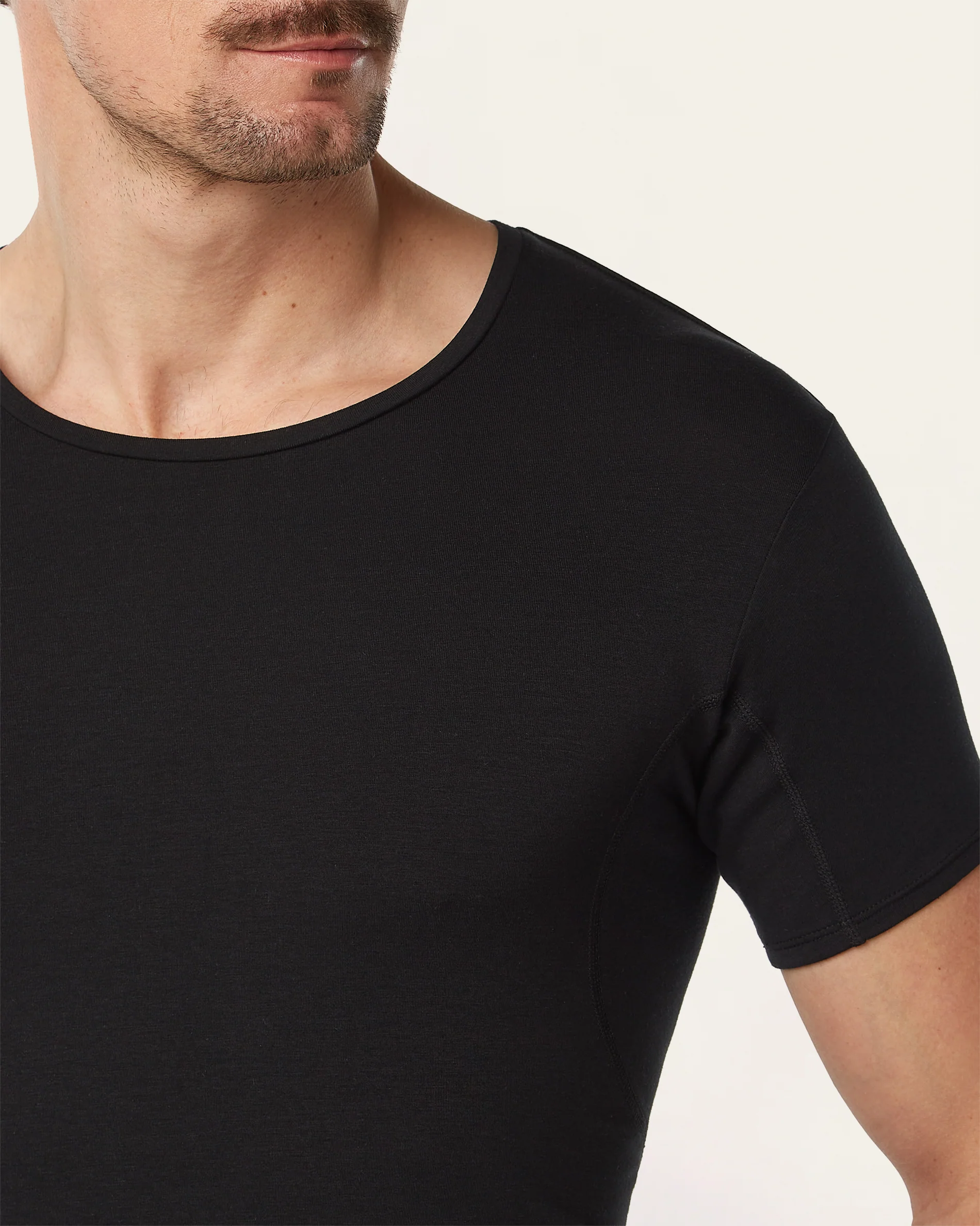 Crewneck sweat-proof undershirt black - Image 2