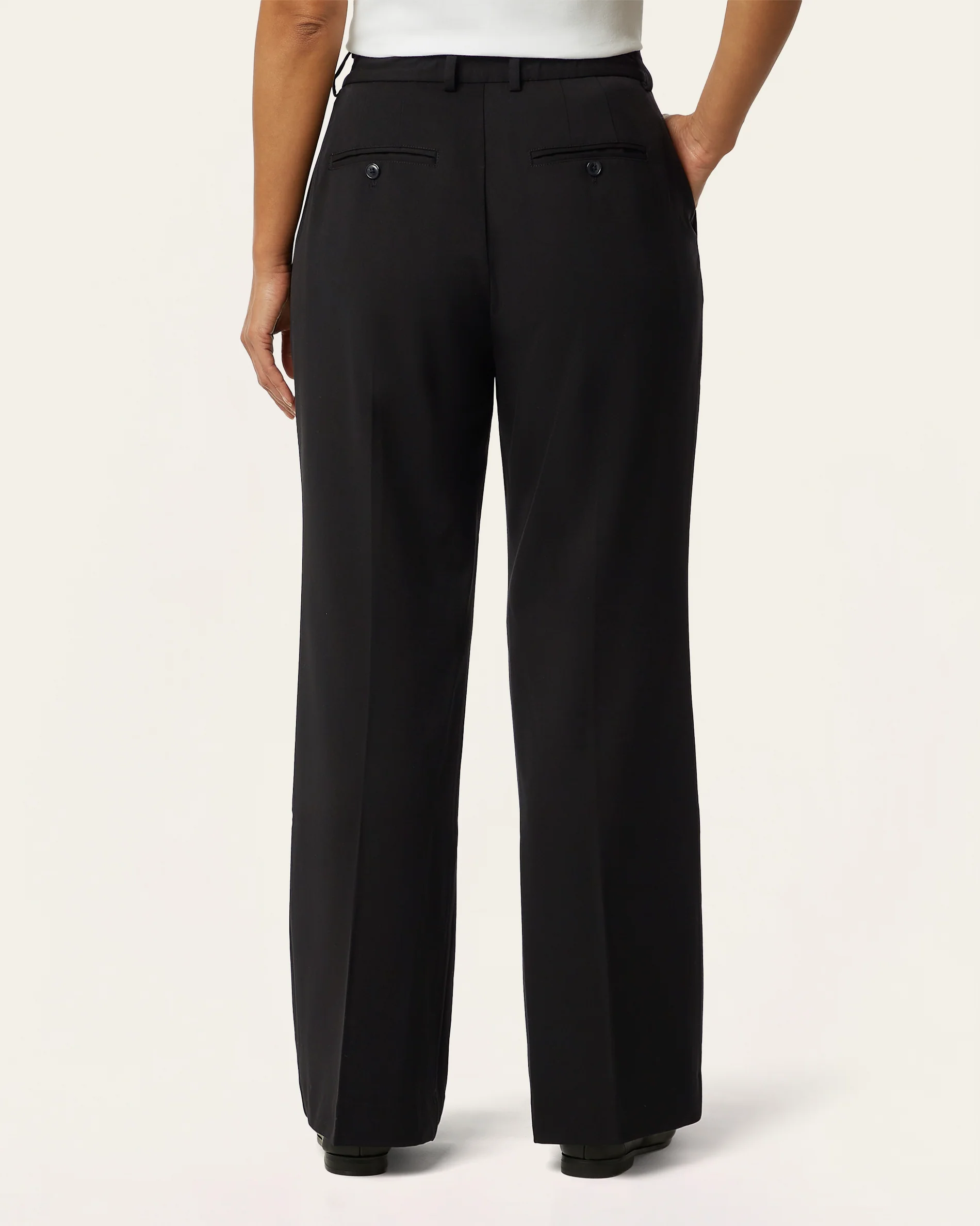 Signature Suit - Black - Image 10